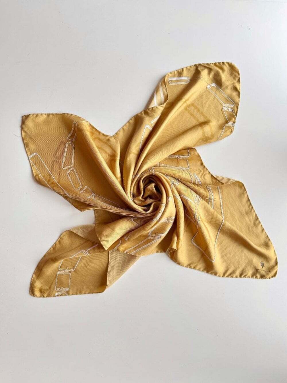 NATHALIE JEAN Gold Silk Ttwill Saphir Chain Printed 33.5" x 33.5" Square Scarf